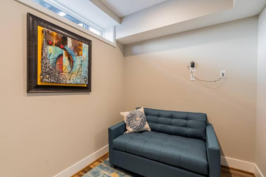 Bougainvillea Dc 2 Bedrooms 2 Bathrooms Plus Den With Twin Sofa Bed And Queen Sofa Bed In Living Room Ουάσινγκτον Εξωτερικό φωτογραφία